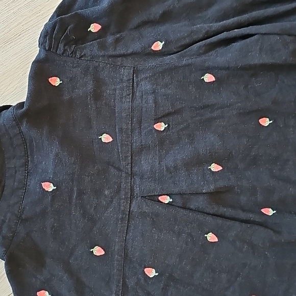 Linen Strawberry Collared Button Down Balloon Sleeve Blouse, Medium - Picture 9 of 16